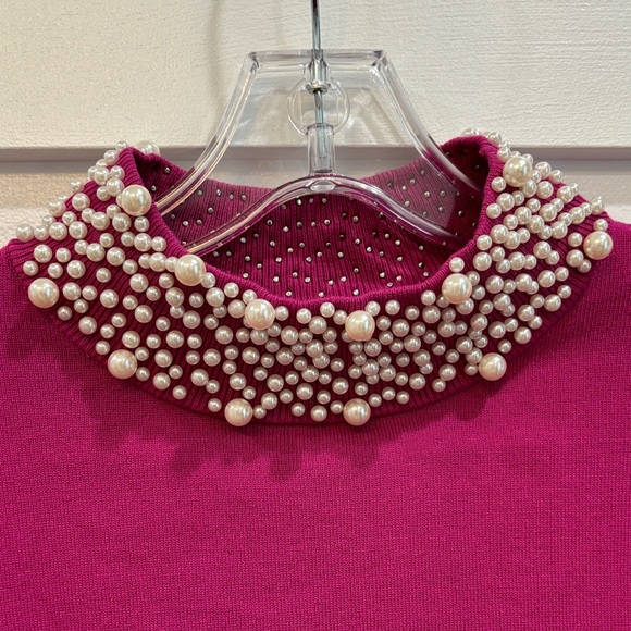 Elegant Fuchsia Sweater with Pearl Embellishments - Picture 4 of 6